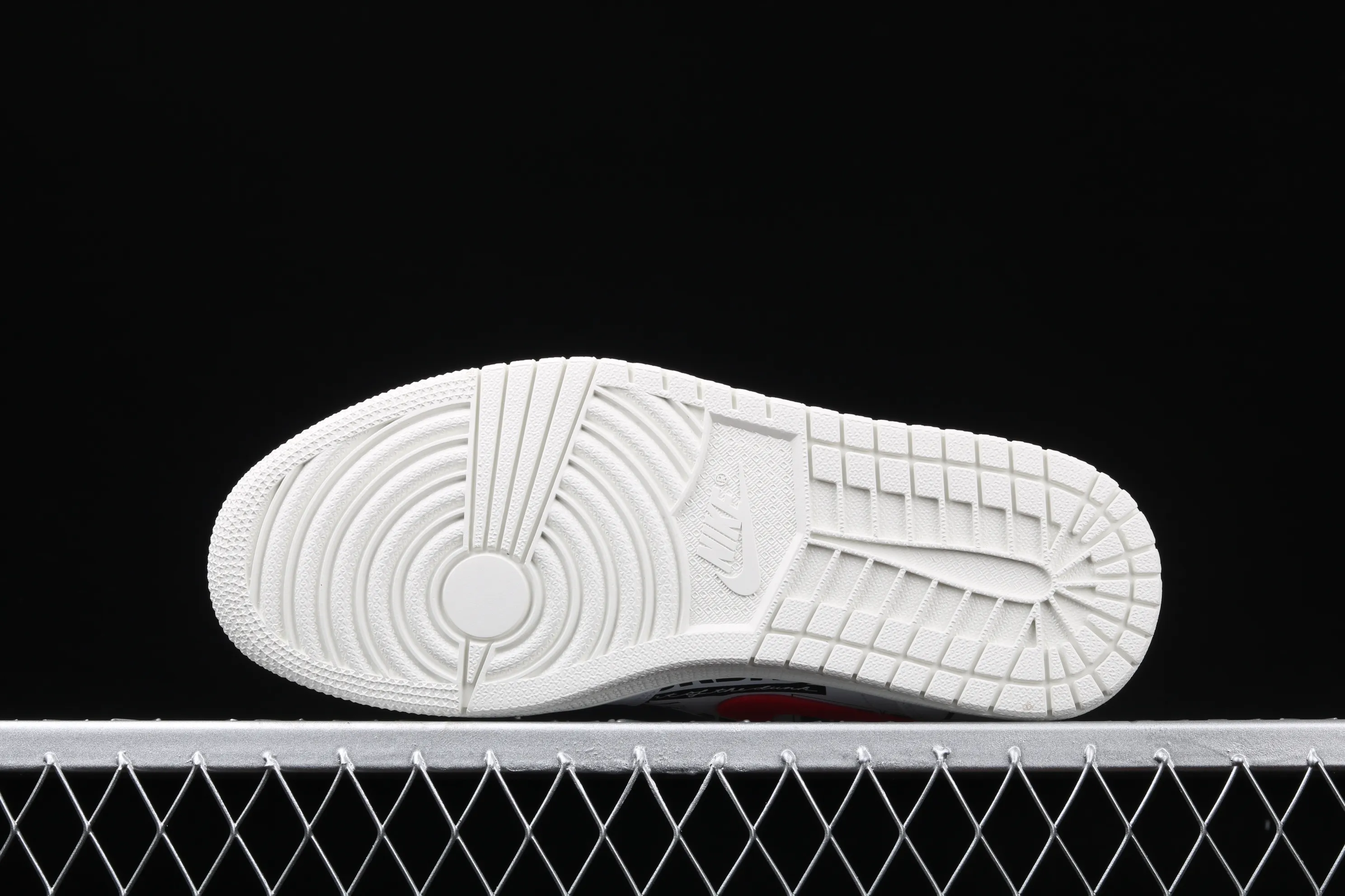 All categories Air Jordan Jordan series basketball shoes Air Jordan 1 Mid Air Jordan 1 Mid SE AJ1 Joe 1 mid-top cultural basketball shoes 554724-119